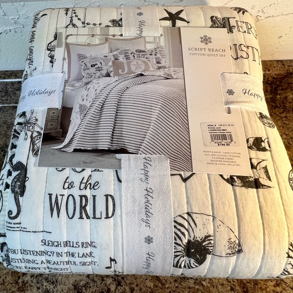 Script Beach Coastal Christmas full/queen cotton quilt set, new. Quilt and shams - Picture 2 of 3